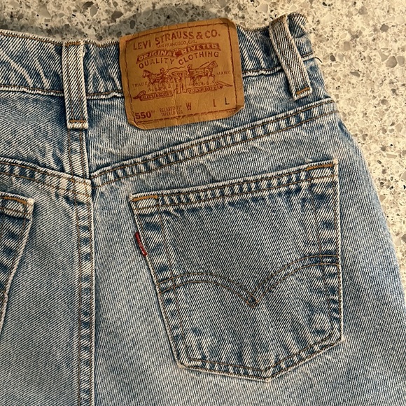 Vintage Levi’s Denim Shorts - Picture 3 of 4